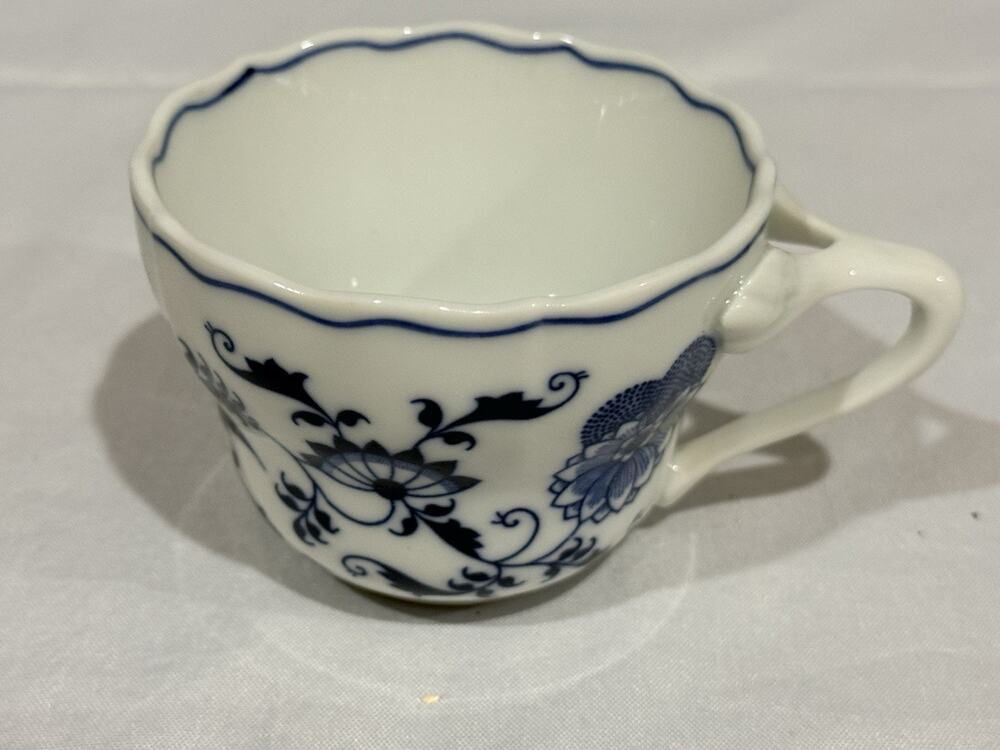 Blue Danube Japan Footed Tea Cup Blue Onion Floral Scalloped Vintage
